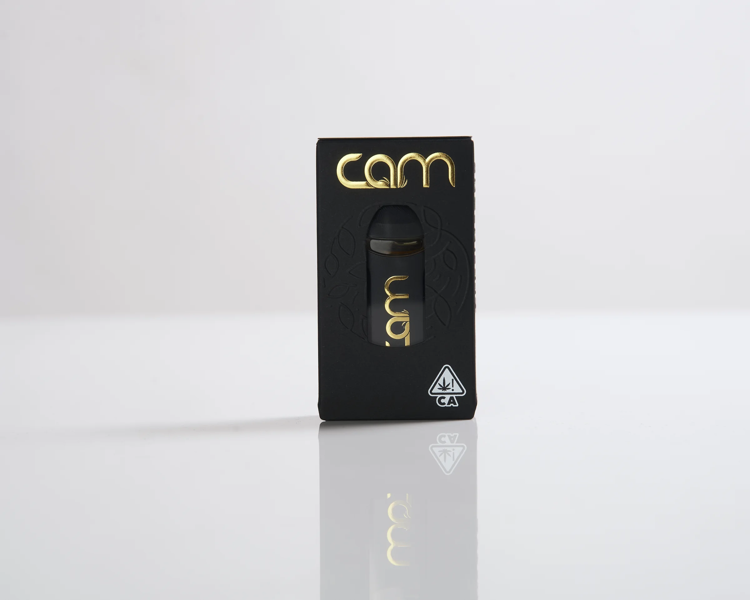 Black and gold CAM all-in-one device in its package